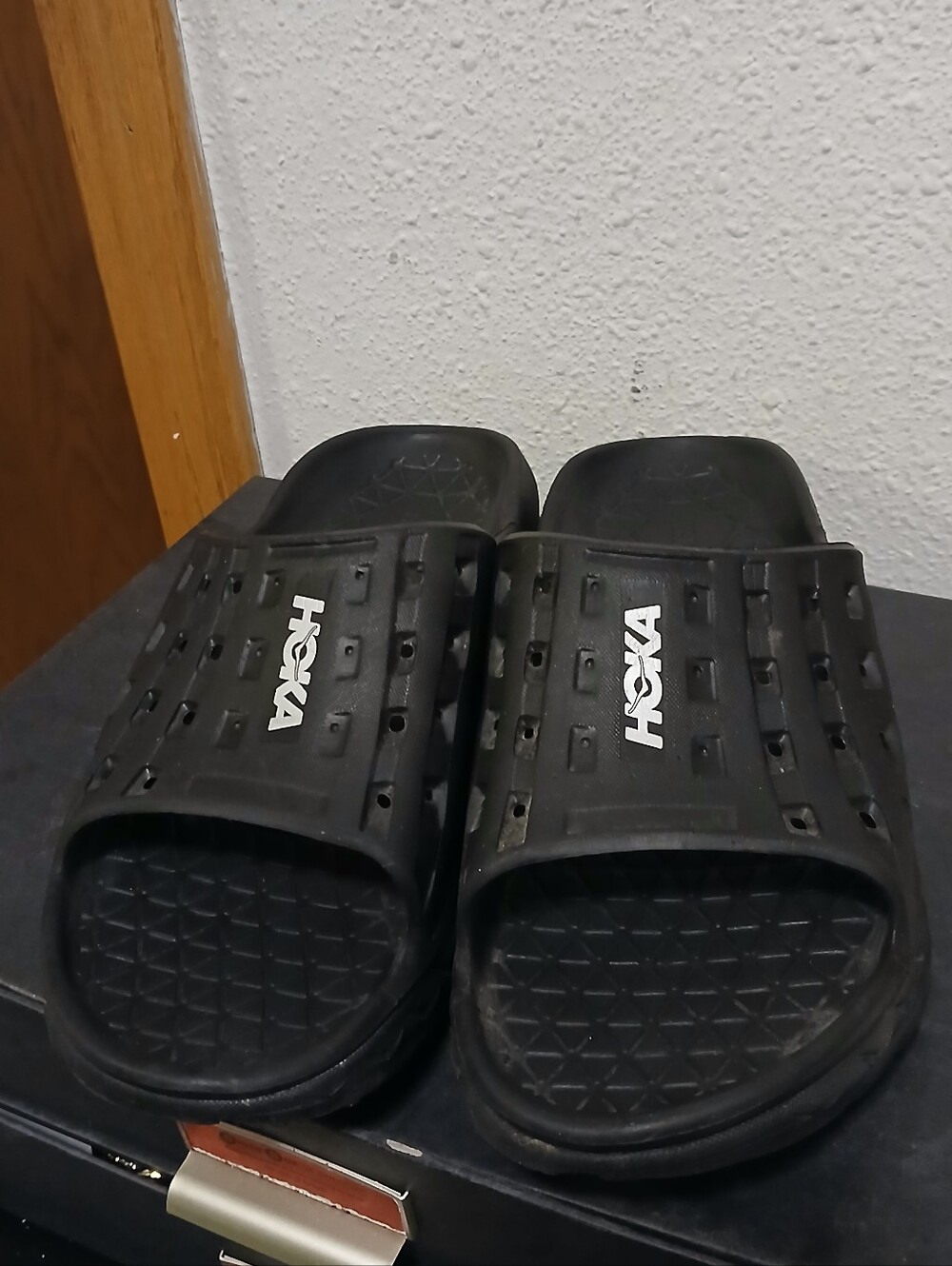 HOKA Black Recovery Slide Sandals Unisex Size M8 / W10 Comfort Shoes